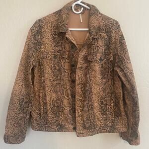 Free People Snake Print Jean Jacket Womens Size Small Denim Reptile Fall Cotton